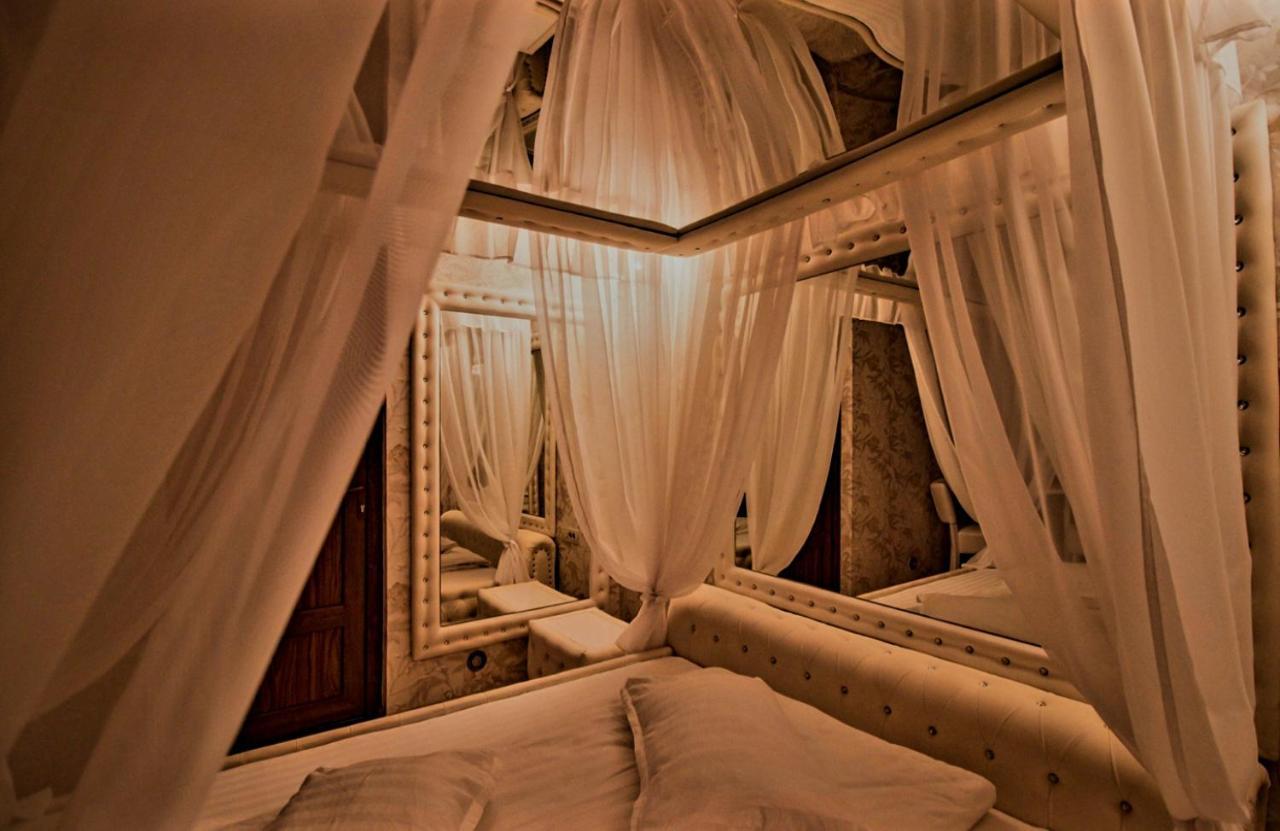 Anadi Hotel Boutique Only Adult Braşov Eksteriør bilde