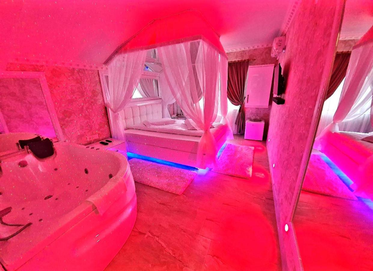 Anadi Hotel Boutique Only Adult Braşov Eksteriør bilde