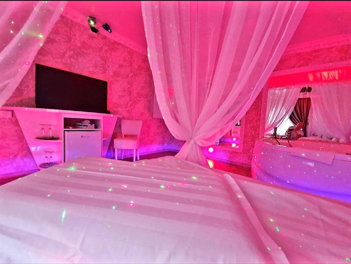 Anadi Hotel Boutique Only Adult Braşov Eksteriør bilde