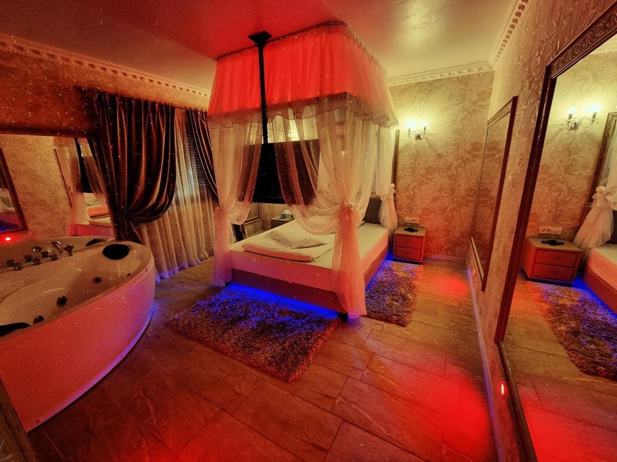 Anadi Hotel Boutique Only Adult Braşov Eksteriør bilde